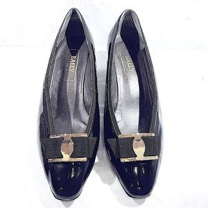 Bally shoes in patent leather with gold and grosgrain buckle size 6